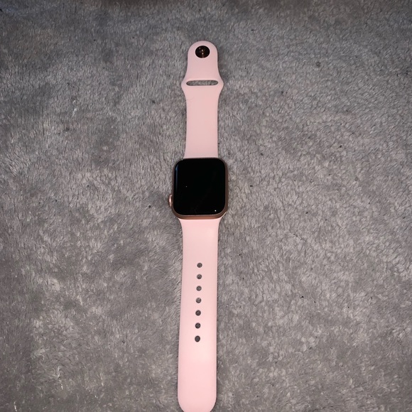apple watch 4 - Picture 3 of 3